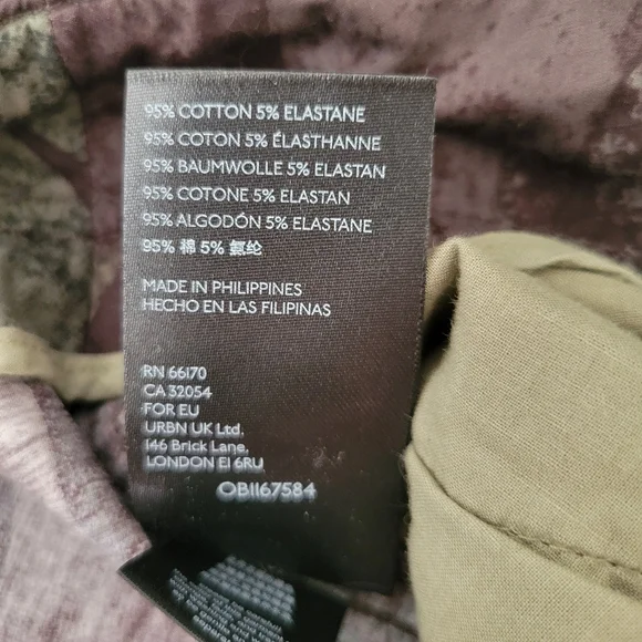 NWT Anthropologie Cotton Floral Camo Cropped Cargo Pants - Picture 5 of 6